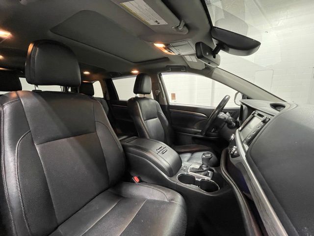 2018 Toyota Highlander Limited photo