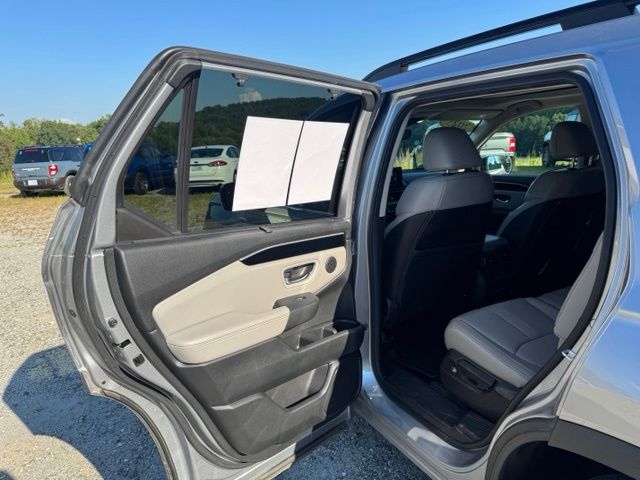Used 2025 Silver Honda Touring image 13