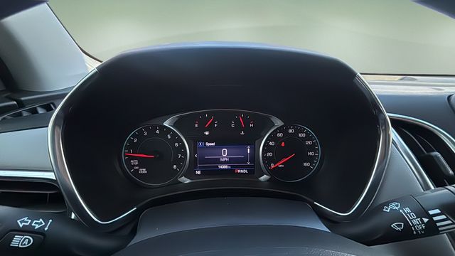 Used 2022 White Chevrolet LS image 15