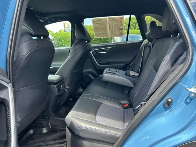 2025 Toyota RAV4 XSE - Photo 18