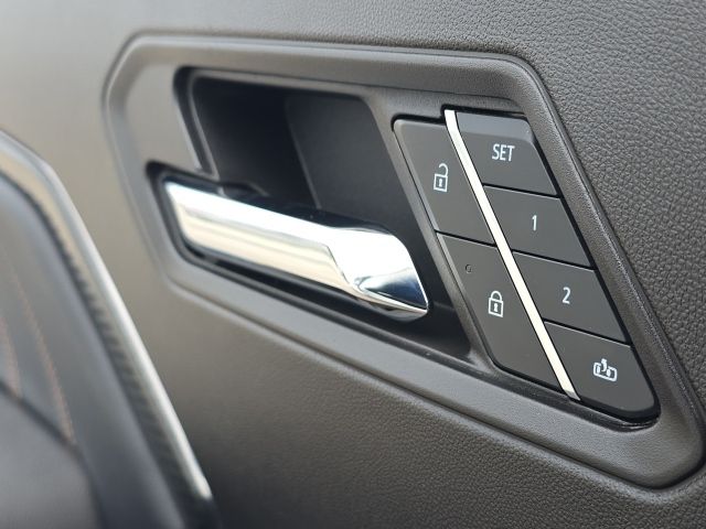 2024 GMC Canyon AT4:C02670