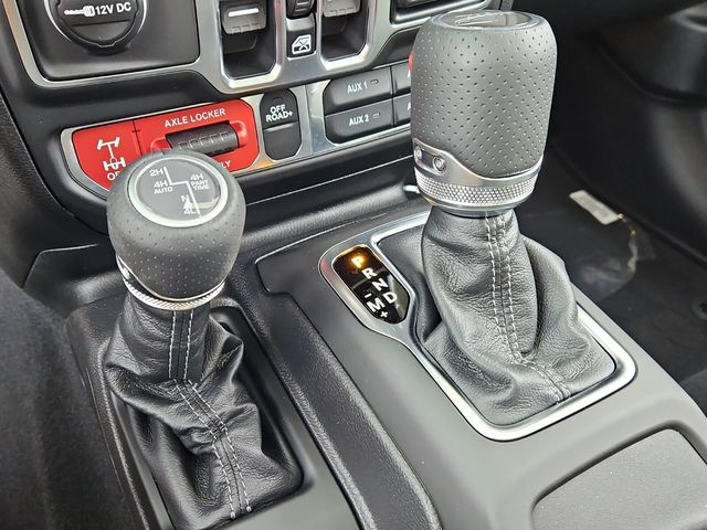 New 2026 White/off-white Jeep Mojave image 16