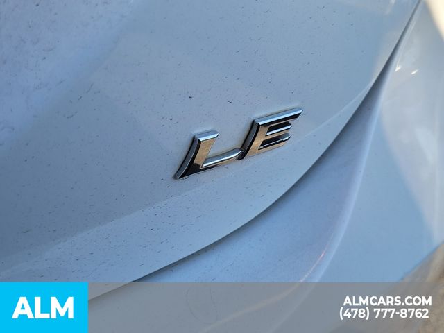 2022 Toyota Camry LE photo 10