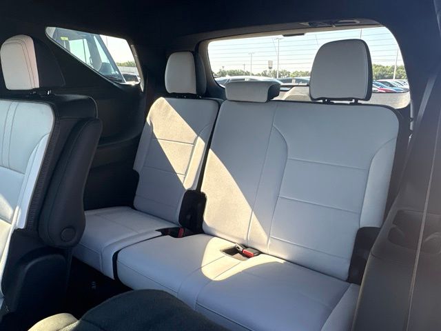 Used 2026 Chevrolet Traverse SUV