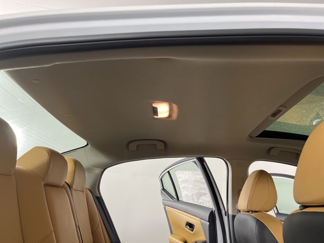 2025 Aspen White Tricoat Nissan Sentra SV FWD Sedan