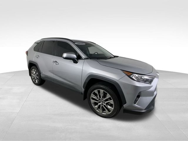 2019 Toyota RAV4 XLE Premium 8