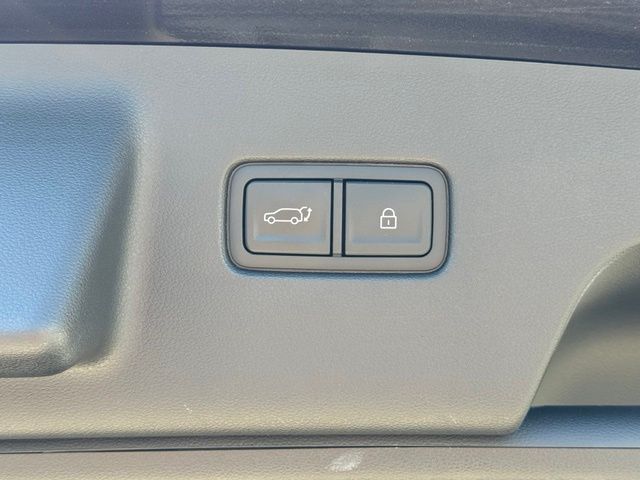 Used 2026 Red Hyundai SEL Convenience image 9