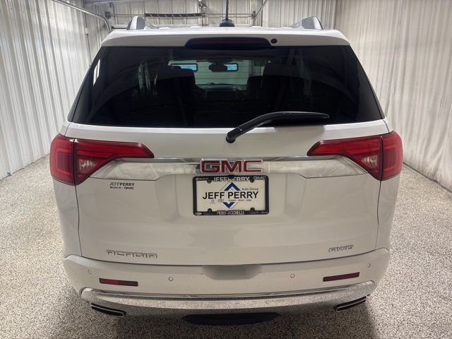 2019 GMC Acadia Denali photo
