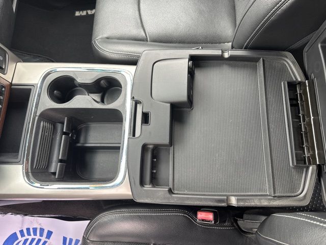 2017 Ram 1500 Laramie - Brilliant Black Crystal Pearlcoat exterior view 19