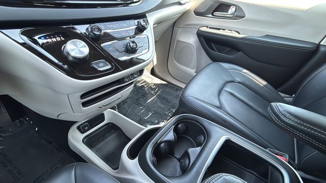 Used 2024 Silver Chrysler Touring L image 14