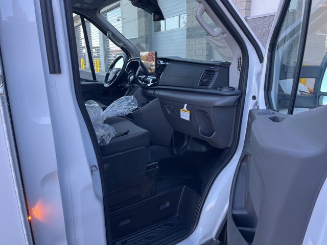New 2024 Oxford White Ford Base image 17
