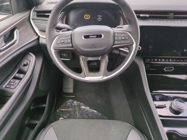 new 2026 Jeep Grand Cherokee car, priced at $41,127