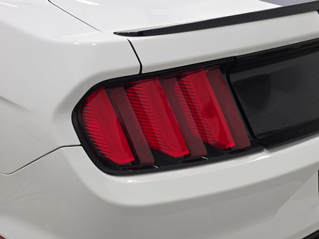 Used 2016 White Ford Shelby GT350 image 31