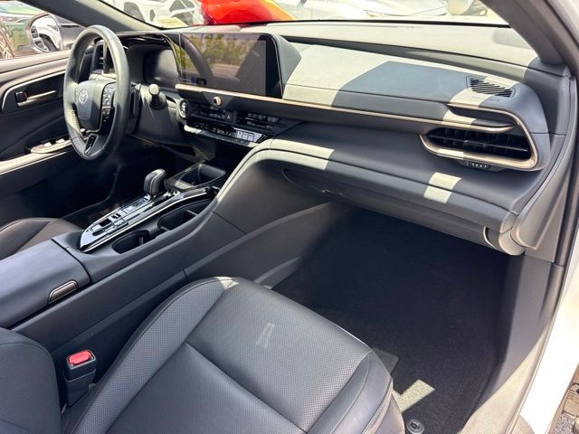 2025 Toyota Crown Signia XLE - Photo 23