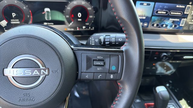 Used 2025 White Nissan SR image 23