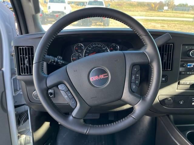 2023 GMC Savana 3500 Work Van 21