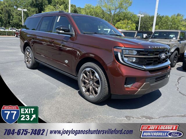Bronze Fire Metallic Tinted Clearcoat 2027 Ford Expedition SUV / Crossover Four-Wheel Drive Automatic