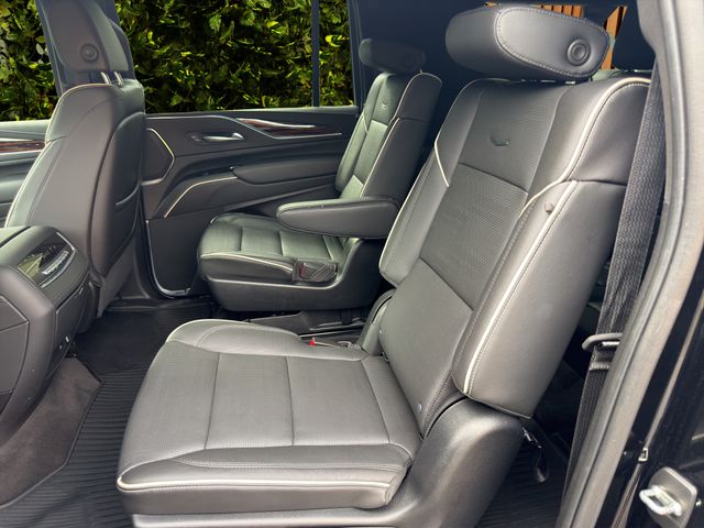 2023 Cadillac Escalade ESV Thumbnail