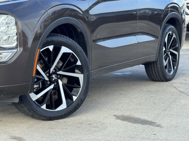 2022 Mitsubishi Outlander SEL Brown at North Houston Mitsubishi