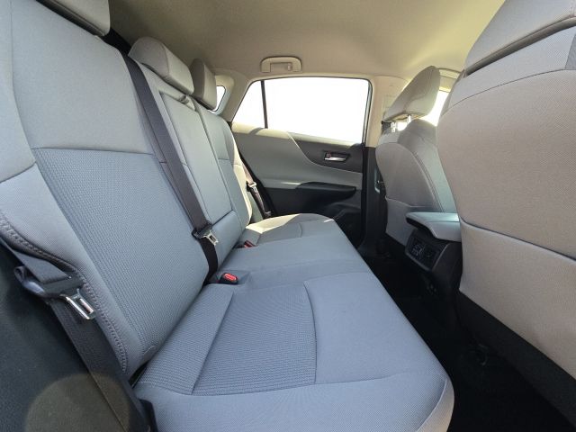 2022 Toyota Venza:C02564