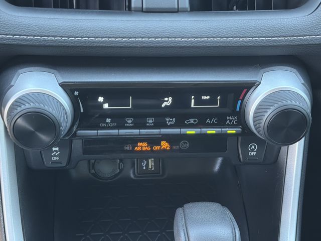 2024 Toyota RAV4 LE - Photo 16