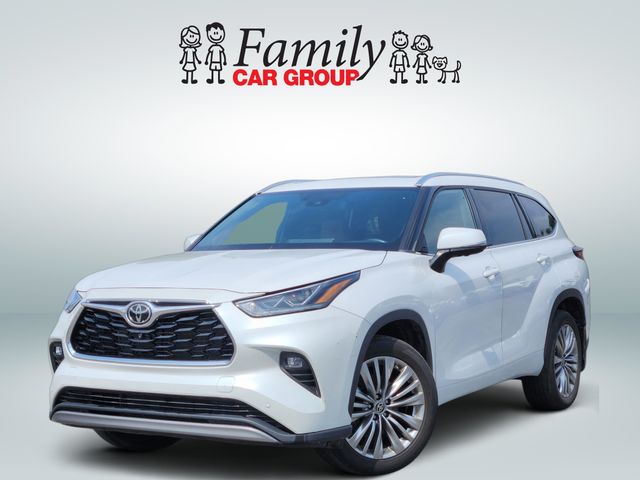White (Wind Chill Pearl) 2024 Toyota Highlander SUV / Crossover All-Wheel Drive 8-Speed Automatic
