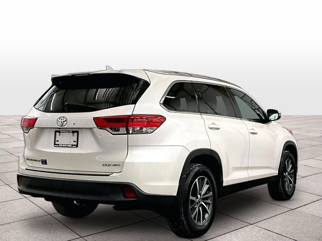 2019 Toyota Highlander XLE White at Subaru and VW of Moon Township