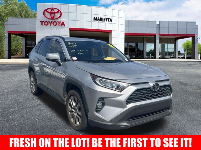Silver Sky Metallic 2019 Toyota RAV4 SUV / Crossover Front-Wheel Drive 8-Speed Automatic