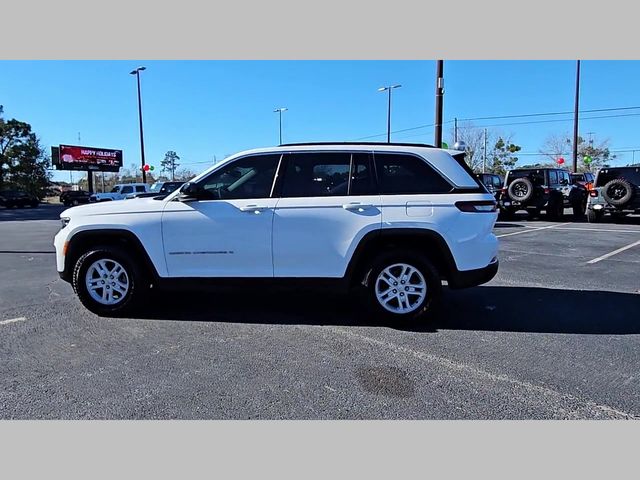 2024 Jeep Grand Cherokee Laredo 4x2