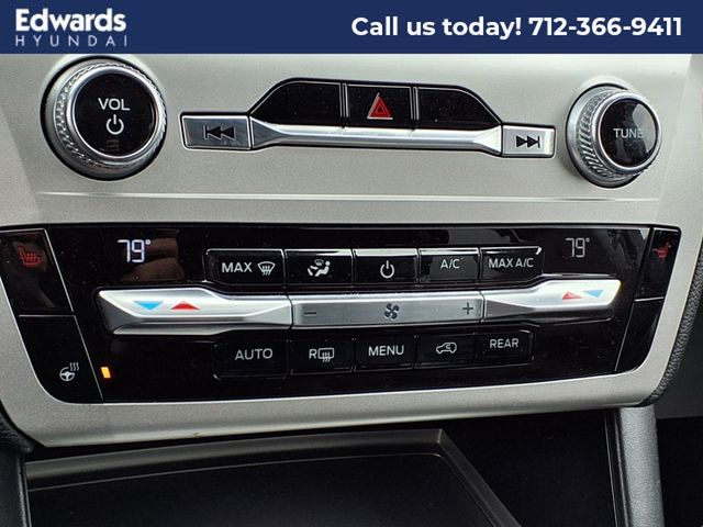 2021 Ford Explorer XLT photo