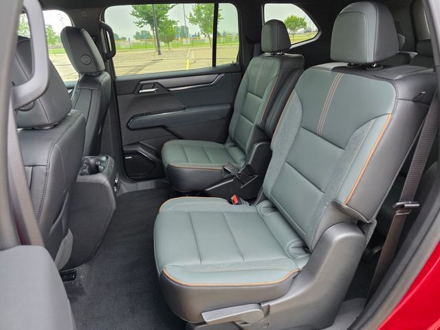 2025 GMC Acadia AWD AT4