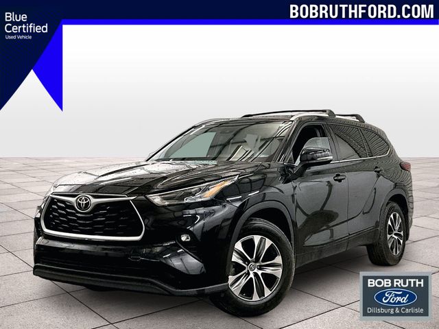 Midnight Black Metallic 2022 Toyota Highlander SUV / Crossover All-Wheel Drive 8-Speed Automatic