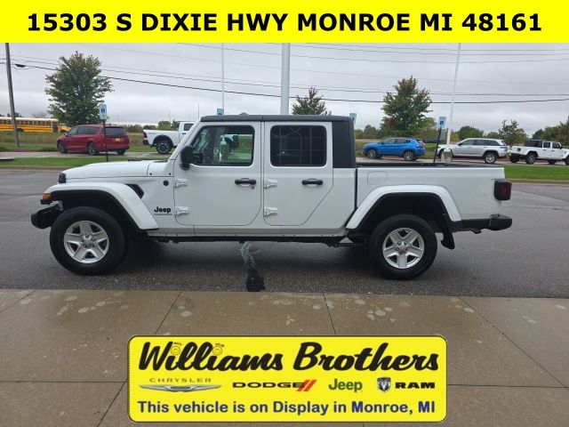 2023 Jeep Gladiator Sport - Bright White Clearcoat exterior view 11