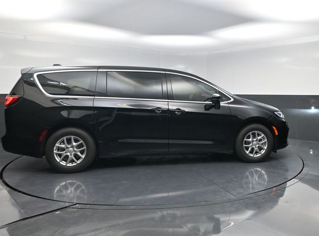 2026 Chrysler Pacifica Select - 5