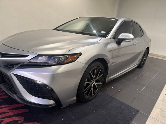 2022 Toyota Camry SE Silver at DeMontrond Gulf Freeway