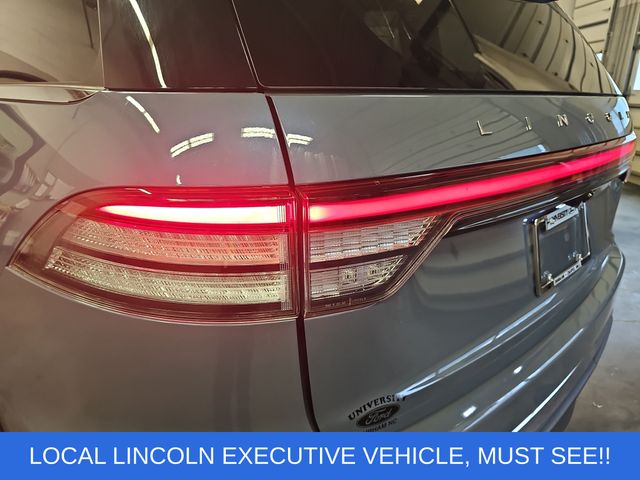 Used 2025 Blue Lincoln Reserve image 33