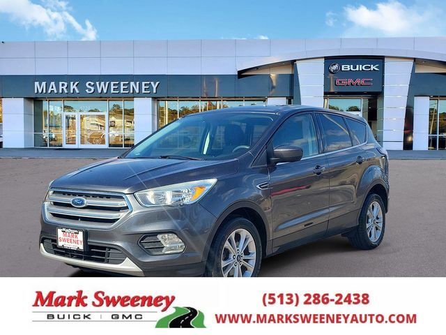 Gray (Magnetic) 2017 Ford Escape SE FWD SUV / Crossover Front-Wheel Drive 6-Speed Automatic