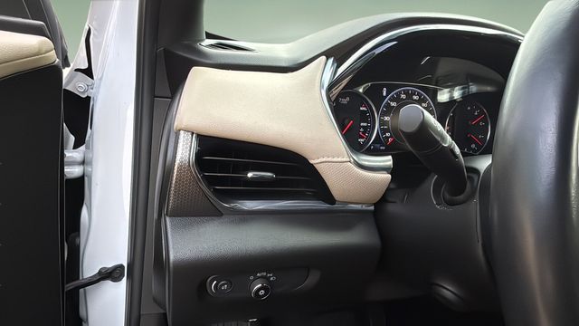 Used 2022 Beige Chevrolet Premier image 20