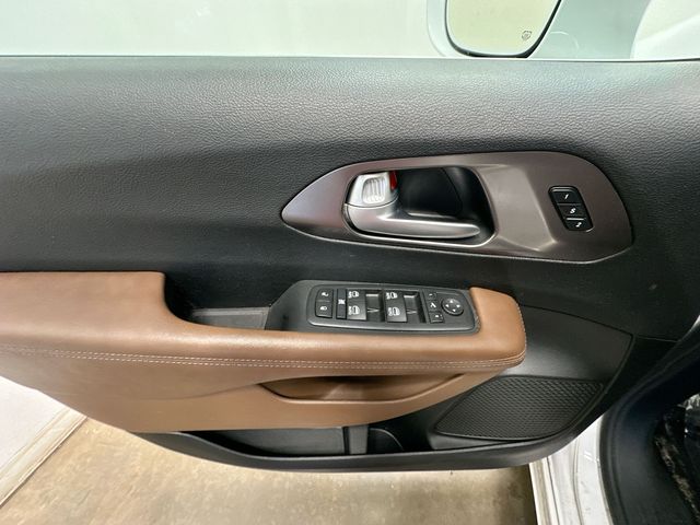 2017 Chrysler Pacifica Limited White at Auto Express Mitsubishi