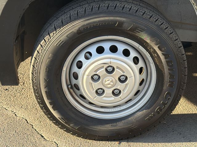 Used 2025 White Ram Base image 8
