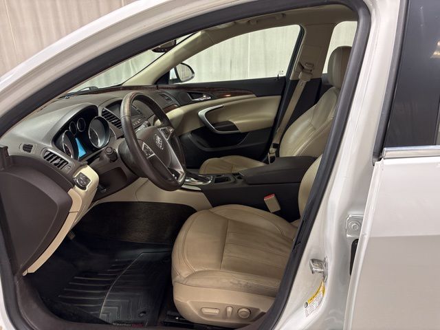 2013 Buick Regal Premium 1 photo
