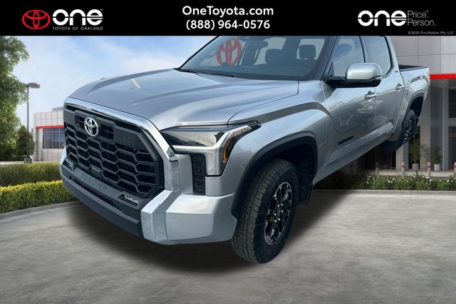 2025 Toyota Tundra SR5 CrewMax Cab 4WD