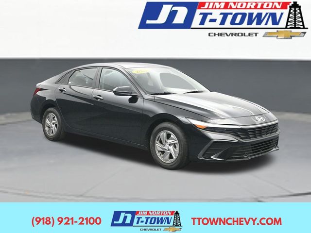 Abyss Black 2025 Hyundai Elantra Sedan Front-Wheel Drive Continuously Variable Transmission
