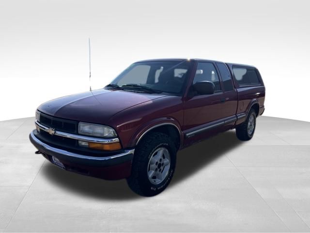 2002 Chevrolet S-10 LS Extended Cab 4WD