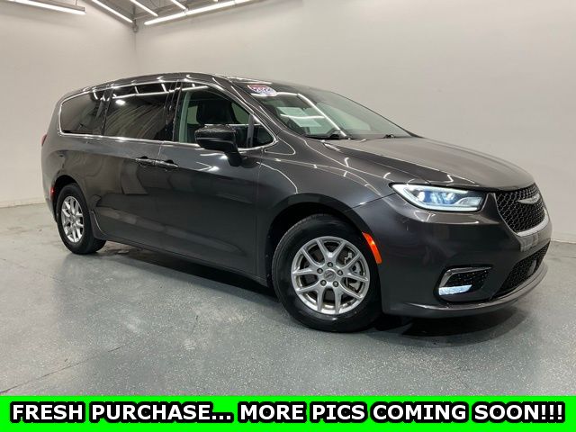 2023 Chrysler Pacifica Touring L FWD