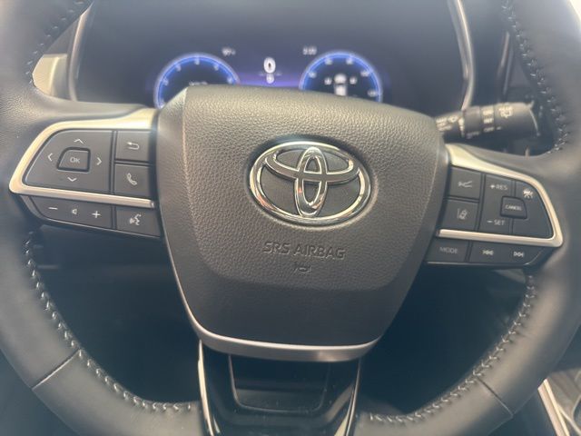 2025 Toyota Highlander Platinum Silver at Gullo Toyota