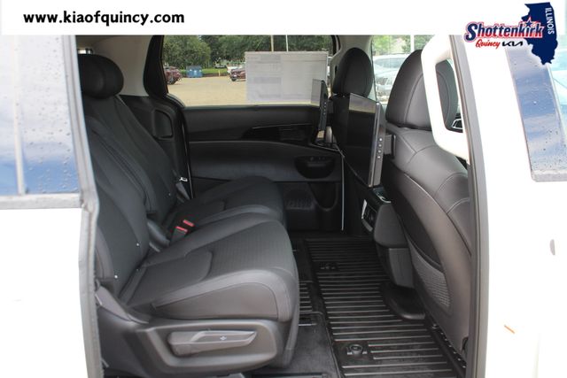 New 2026 Kia Carnival MPV Van