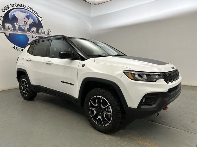 New 2026 White/off-white Jeep Trailhawk image 11