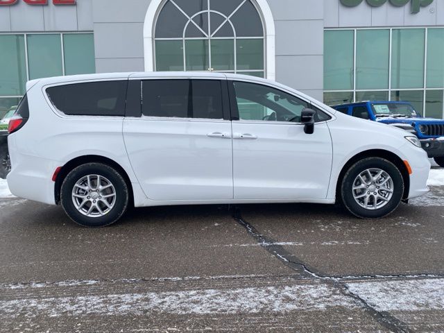 2026 Chrysler Pacifica Select - Bright White Clearcoat exterior view 4