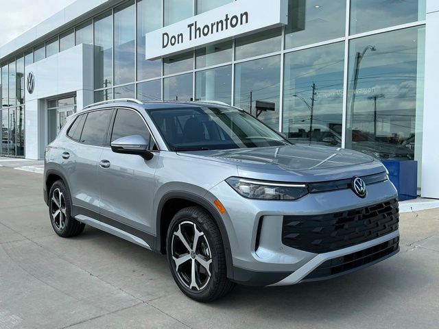 Pyrite Silver Metallic 2026 Volkswagen Tiguan SUV / Crossover Front-Wheel Drive 8-Speed Automatic